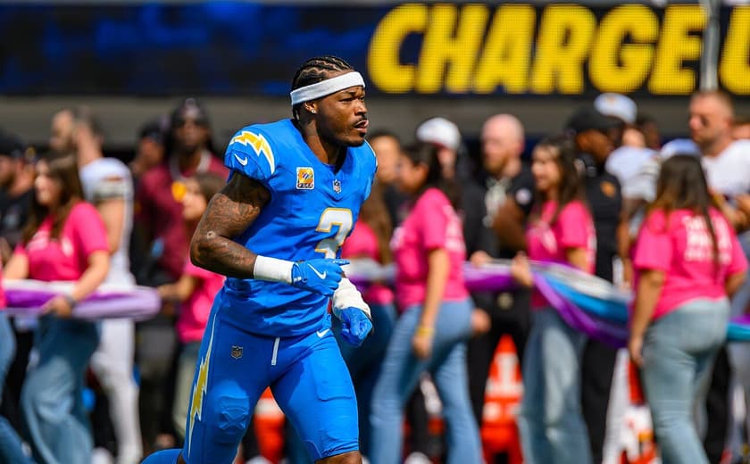 Derwin James of the Los Angeles Chargers